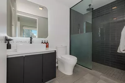 227 NE 2nd #2206, Miami, FL 33132 - Photo 15