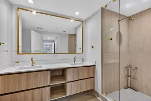 77 SE 5th, Miami, FL 33131 - Photo 23