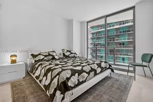 77 SE 5th, Miami, FL 33131 - Photo 17