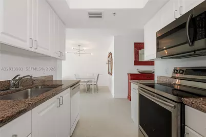 90 Alton #1007, Miami Beach, FL 33139 - Photo 15