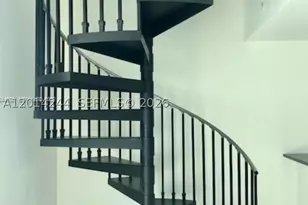 300 S Biscayne, Miami, FL 33131 - Photo 3