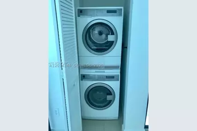 300 S Biscayne #L-L32, Miami, FL 33131 - Photo 9