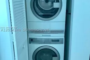 300 S Biscayne, Miami, FL 33131 - Photo 9