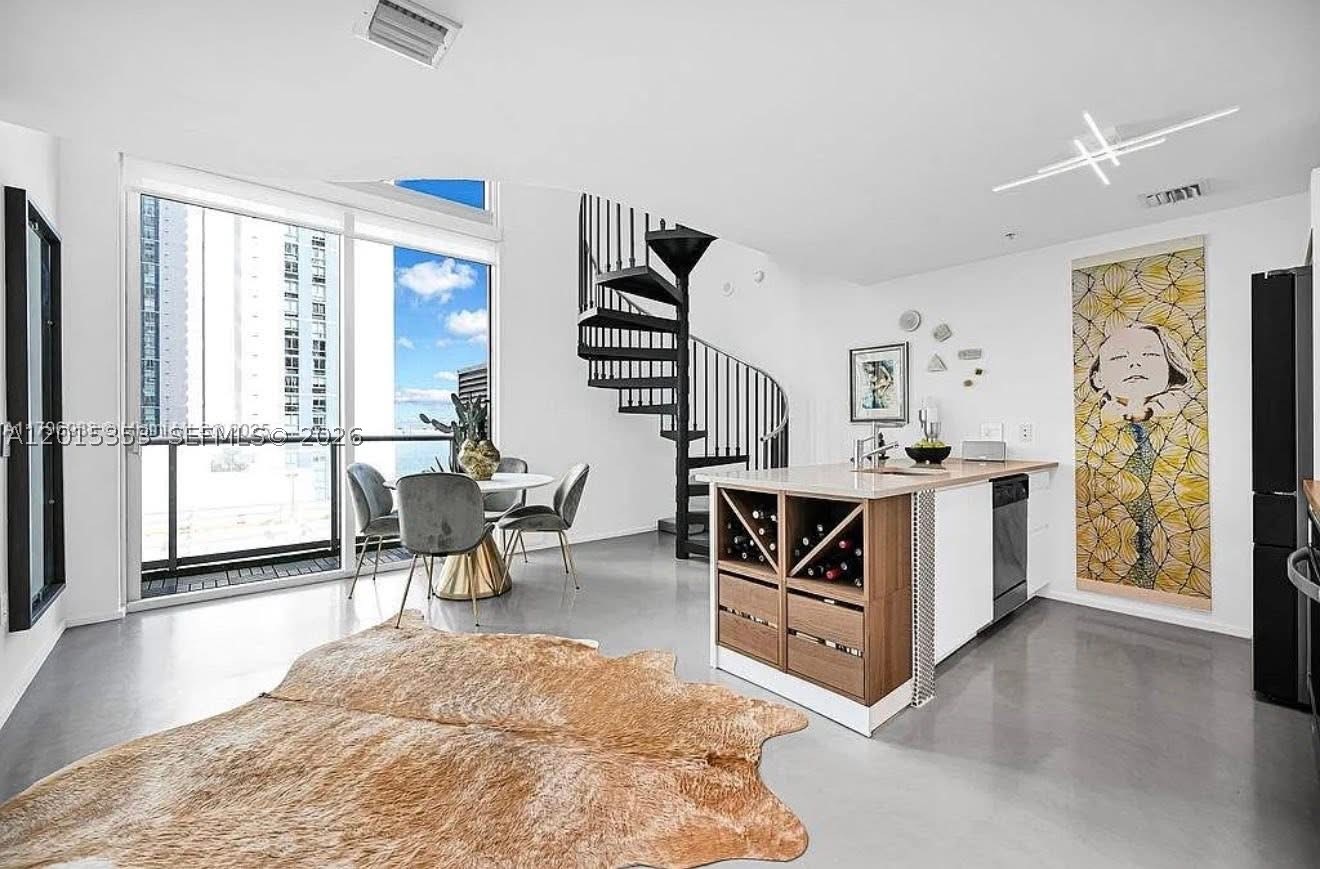 300 S Biscayne #L-1232 - 300 S Biscayne #L-1232, Miami, FL 33131 Luxury Property | Jose Angel Pina
