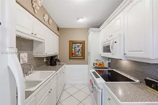 636 NE 17th, Fort Lauderdale, FL 33304 - Photo 17