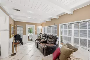 636 NE 17th, Fort Lauderdale, FL 33304 - Photo 11
