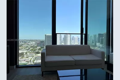 20 NE 11th #2805, Miami, FL 33132 - Photo 5