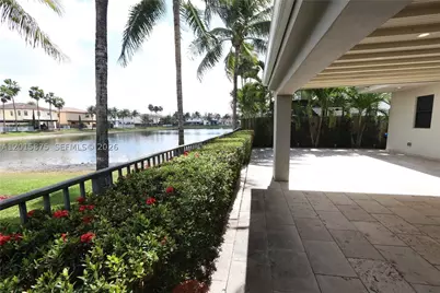 8925 NW 99th, Doral, FL 33178 - Photo 11