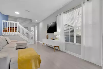 6893 Julia Gardens, Coconut Creek, FL 33073 - Photo 7