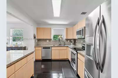 200 SW 2nd, Hallandale Beach, FL 33009 - Photo 11