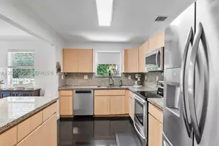 200 SW 2nd, Hallandale Beach, FL 33009 - Photo 11