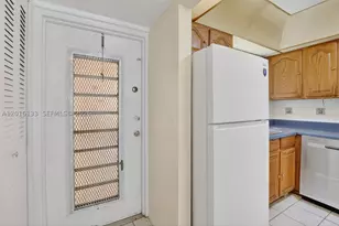 3048 E Sunrise Lakes, Sunrise, FL 33322 - Photo 11