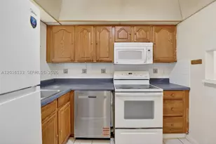 3048 E Sunrise Lakes, Sunrise, FL 33322 - Photo 7