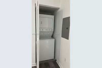 31 SE 6th #1904, Miami, FL 33131 - Photo 13