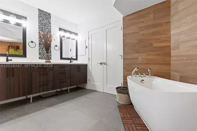 3600 Mystic Pointe #306, Aventura, FL 33180 - Photo 15