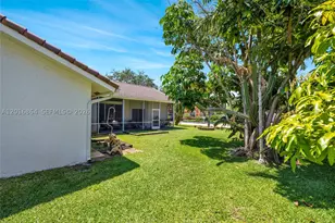 701 SW 93rd, Pembroke Pines, FL 33025 - Photo 27