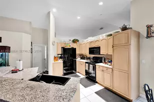 701 SW 93rd, Pembroke Pines, FL 33025 - Photo 17