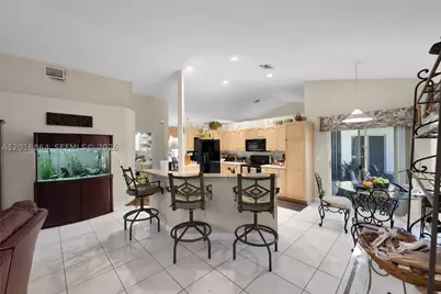 701 SW 93rd, Pembroke Pines, FL 33025 - Photo 13