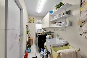 701 SW 93rd, Pembroke Pines, FL 33025 - Photo 23