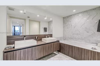 1000 Brickell #3002, Miami, FL 33131 - Photo 31