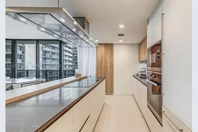 1000 Brickell #3002, Miami, FL 33131 - Photo 13
