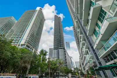 1000 Brickell #3002, Miami, FL 33131 - Photo 3