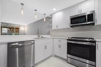 7100 NW 17th #305, Plantation, FL 33313 - Photo 5