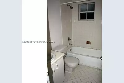 365 SW 86th #203, Pembroke Pines, FL 33025 - Photo 7