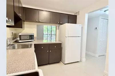 450 Commodore #214, Plantation, FL 33325 - Photo 7