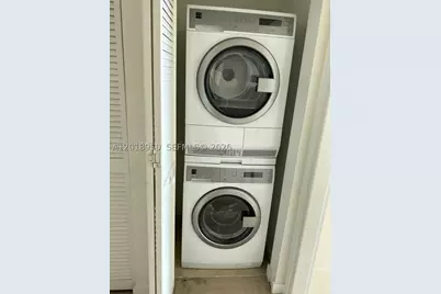 300 S Biscayne #T-1606, Miami, FL 33131 - Photo 17