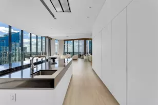 1000 Biscayne, Miami, FL 33132 - Photo 43