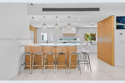 3748 Prairie, Miami Beach, FL 33140 - Photo 11