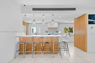 3748 Prairie, Miami Beach, FL 33140 - Photo 11