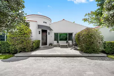 3748 Prairie, Miami Beach, FL 33140 - Photo 3