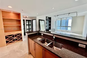 300 S Biscayne, Miami, FL 33131 - Photo 7