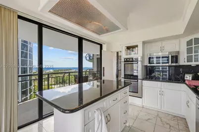 2843 S Bayshore #11F, Miami, FL 33133 - Photo 13