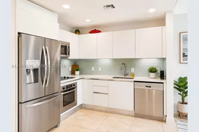 1050 Brickell #410, Miami, FL 33131 - Photo 3