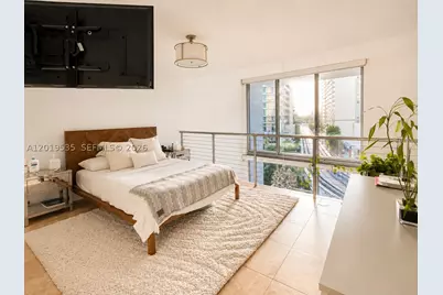 1050 Brickell #410, Miami, FL 33131 - Photo 5
