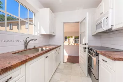228 SW 23rd #FRONT, Miami, FL 33129 - Photo 19