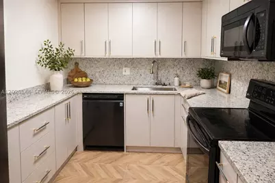 2500 Parkview #1816, Hallandale Beach, FL 33009 - Photo 3