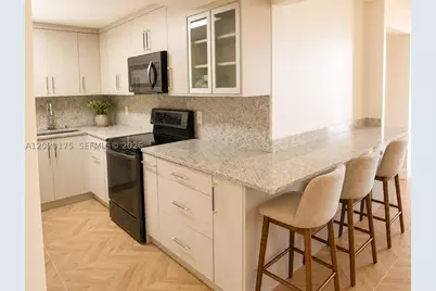 2500 Parkview #1816, Hallandale Beach, FL 33009 - Photo 3