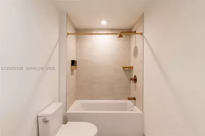 77 SE 5th #3308, Miami, FL 33131 - Photo 9