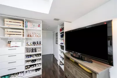 41 SE 5th #704, Miami, FL 33131 - Photo 21