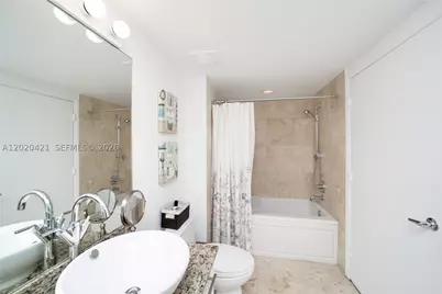 41 SE 5th #704, Miami, FL 33131 - Photo 25