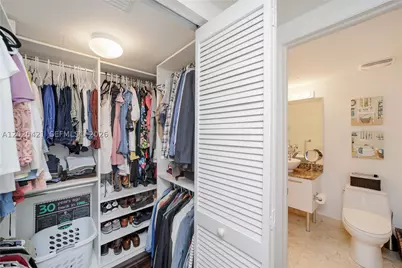 41 SE 5th #704, Miami, FL 33131 - Photo 23