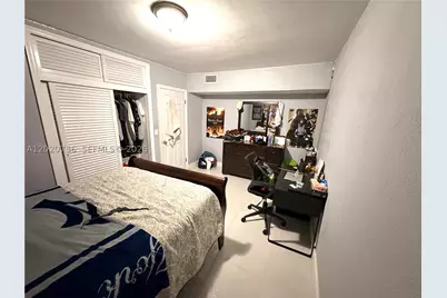 661 SW 67th, Pembroke Pines, FL 33023 - Photo 23