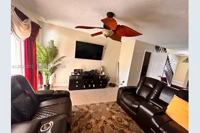 5953 W 28th #24, Hialeah, FL 33016 - Photo 3