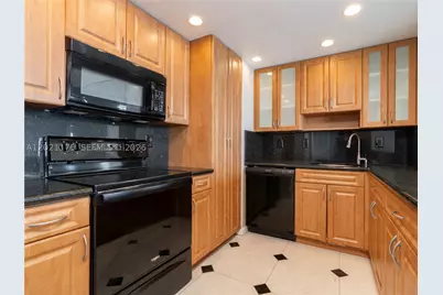 11111 Biscayne #912, Miami, FL 33181 - Photo 3