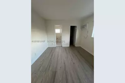 1100 NE 9th #305, Fort Lauderdale, FL 33304 - Photo 5
