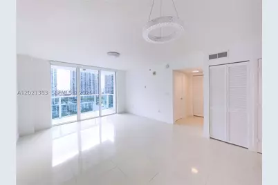 31 SE 5th #2307, Miami, FL 33131 - Photo 3